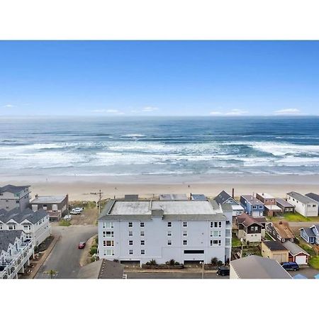 Rockaway Oceanview Condo,Steps To The Beach & Downtown,W&D, Wifi شاطئ روكواي المظهر الخارجي الصورة